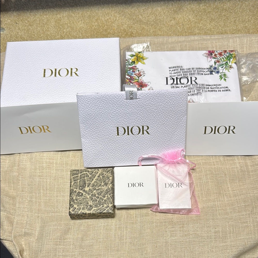 💔💔NOT AVAILABLE💔💔Dior Gift Bundle